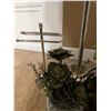 Image 3 : Towel Racks & Faux Plants