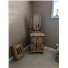 Image 4 : Rustic Pine Vanity & Mirror
