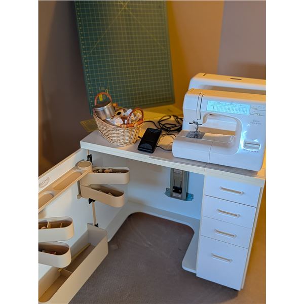 Décor Excell 5024 Sewing Machine and Table