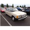 Image 2 : 1983 Mercedes-Benz 240D