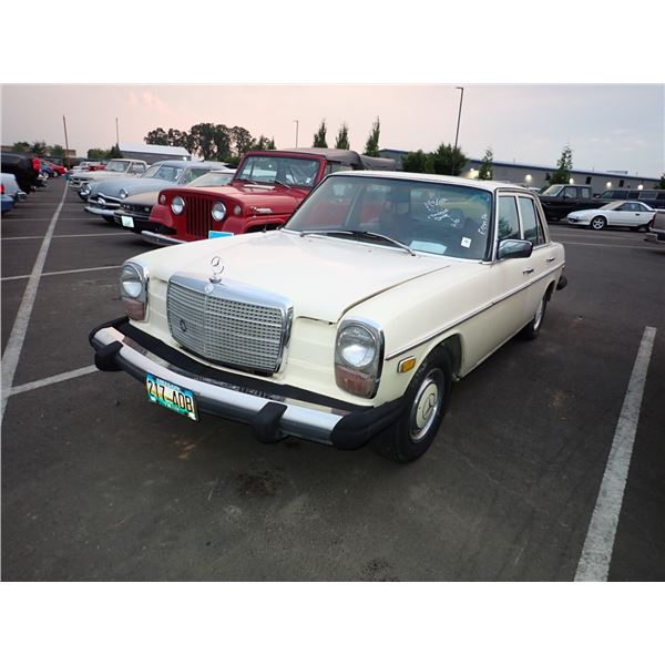 1976 Mercedes-Benz 240D
