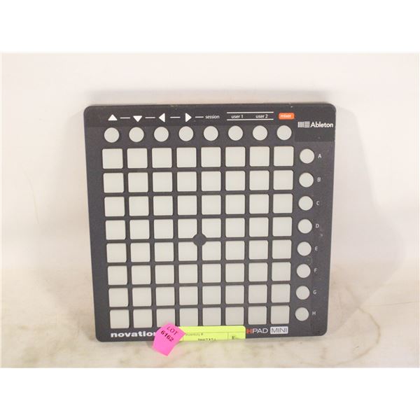 NOVATION LAUNCHPAD MINI CONTROLLER
