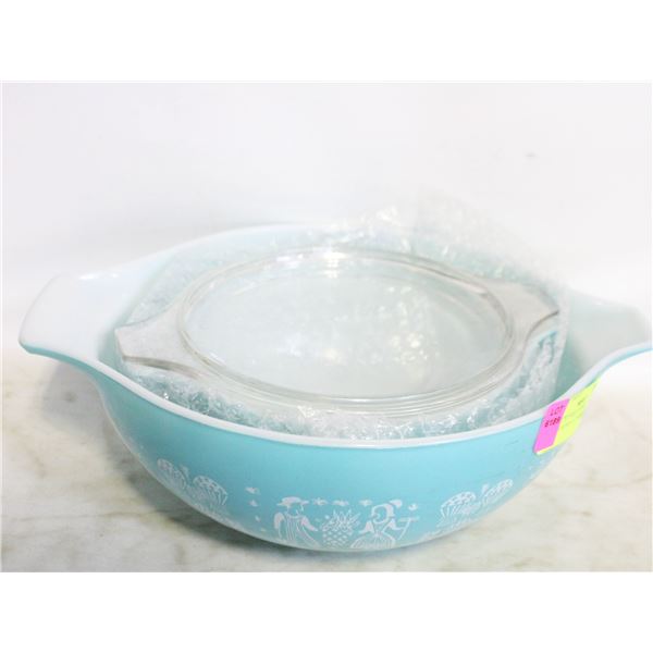 4QT VTG PYREX AMISH BUTTERPRINT CINDERELLA