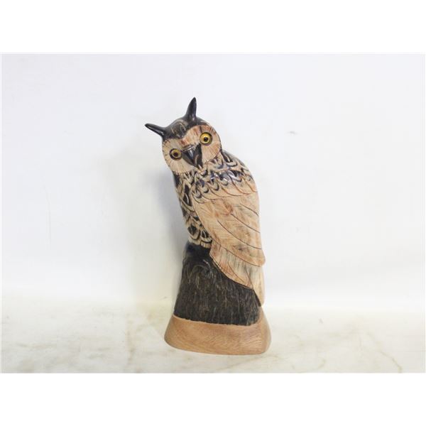 HAND CARVED BUFFALO HORN OWL 8"