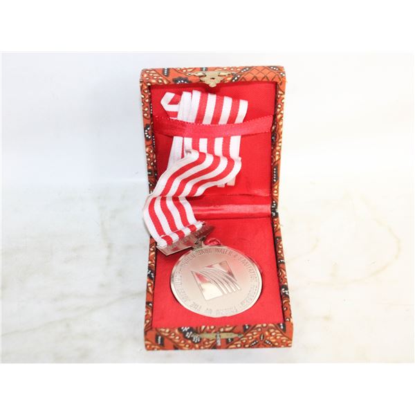 UNDP LARGE AWARD MEDAL IN CASE