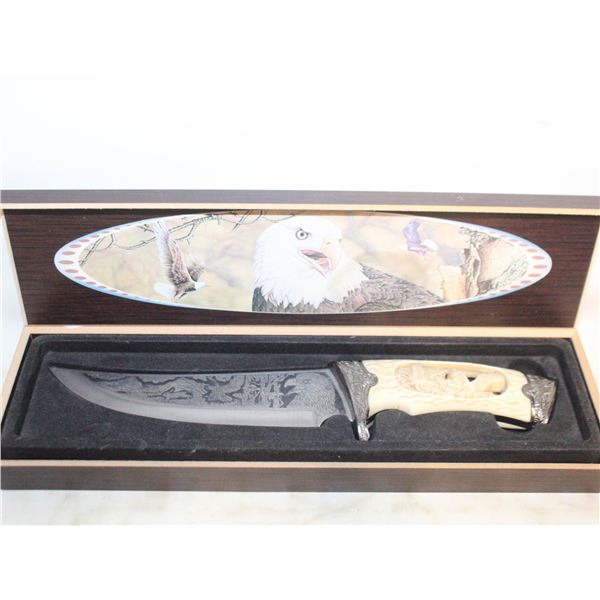 EAGLE KNIFE WITH CARVED HANDLED IN CASE