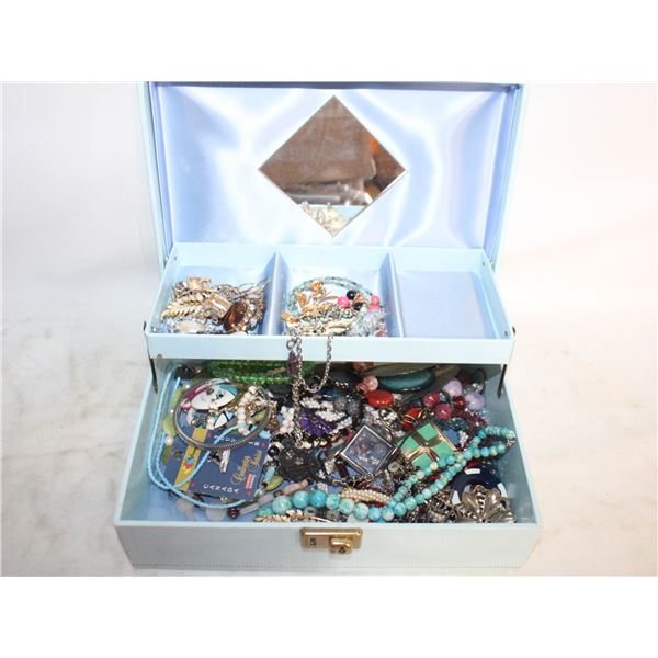 VTG. ESTATE JEWELLERY BOX W ESTATE JEWELLERY