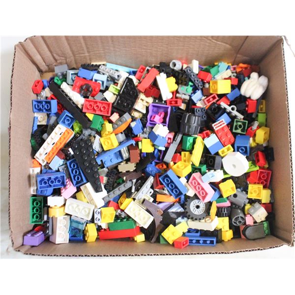 DIVERSE ASSORT. OF LEGO BRICKS & SPECIALTY PARTS