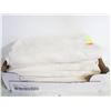 Image 1 : 3PCS OF CREAM COLOUR POLAR FLEECE UNUSED