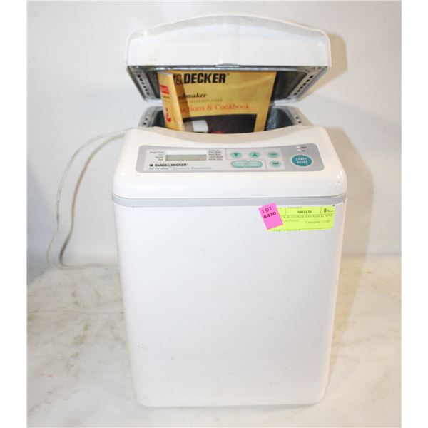 BLACK & DECKER BREADMACHINE WITH MANUEL