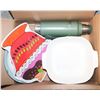 Image 1 : BOX OF 2 CORNINGWARE BAKE DISHES, SERVING PLATES +