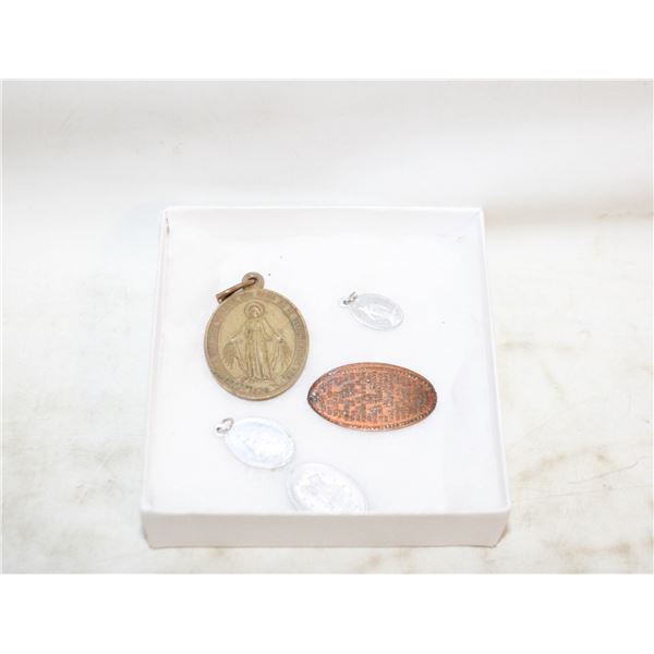 SAINT MARIE PENDANTS