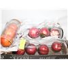 Image 1 : DECORATIVE GLASS VASE W/FAUX FRUIT