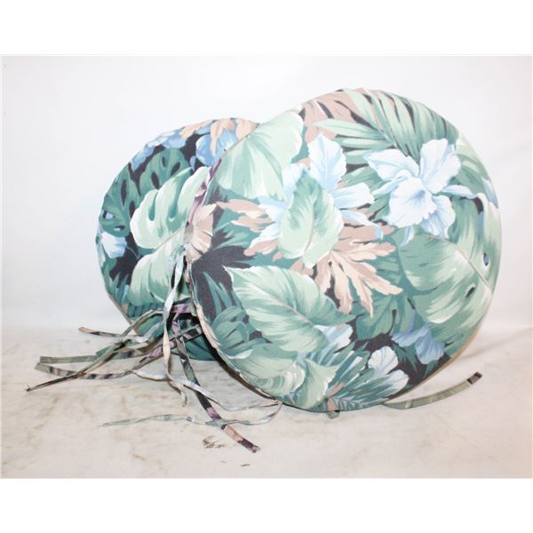 OUTDOOR ROUND CHAIR CUSHIONS LOT OF 4