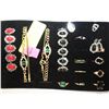 Image 1 : TRAY W/RINGS & BRACELETS & EARRINGS SET