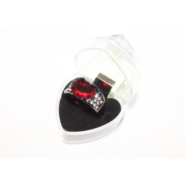 NEW WOMEN'S RING - SIZE9