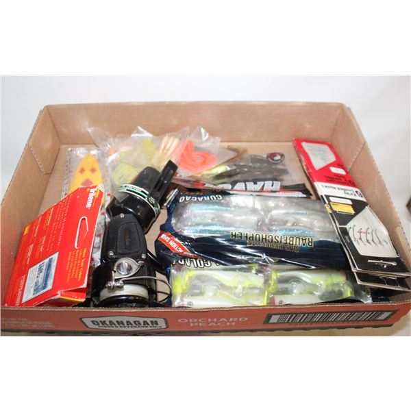 LOT OF FISHING ITEMS ASSORTMENT