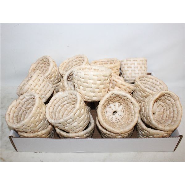 LOT OF 25 MINI NATURAL FIBER BASKETS