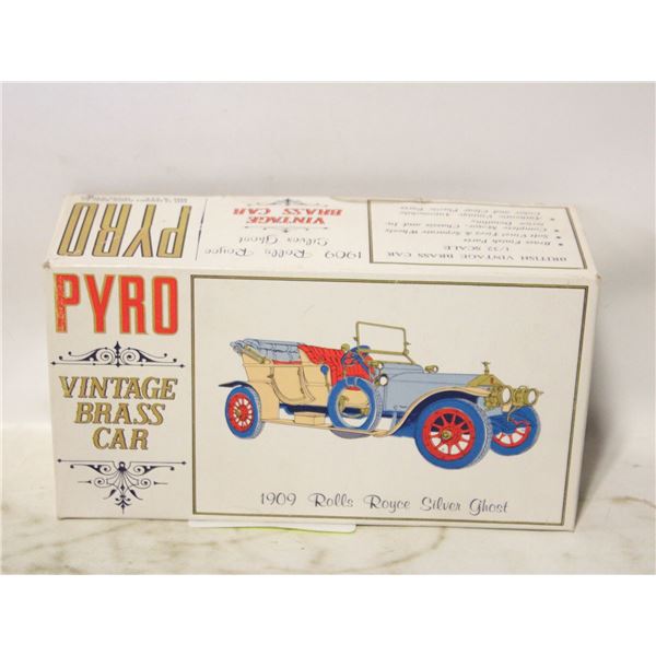 1967 VINTAGE BRASS CAR PYRO MODEL 1:32 SCALE