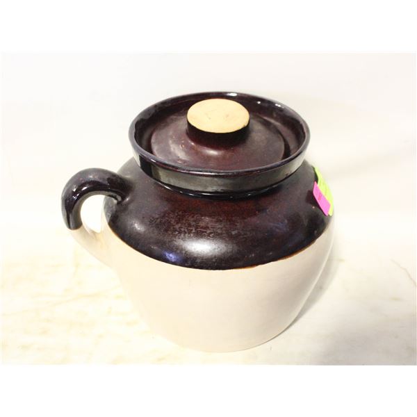 LARGE ROSEVILLE POTTERY POT AND LID