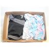 Image 1 : 3 LADIES MED SWIMSUITS INC SPEEDO
