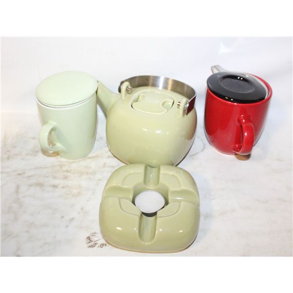 PORCELAIN TEAPOT & 2 CERAMIC MUGS