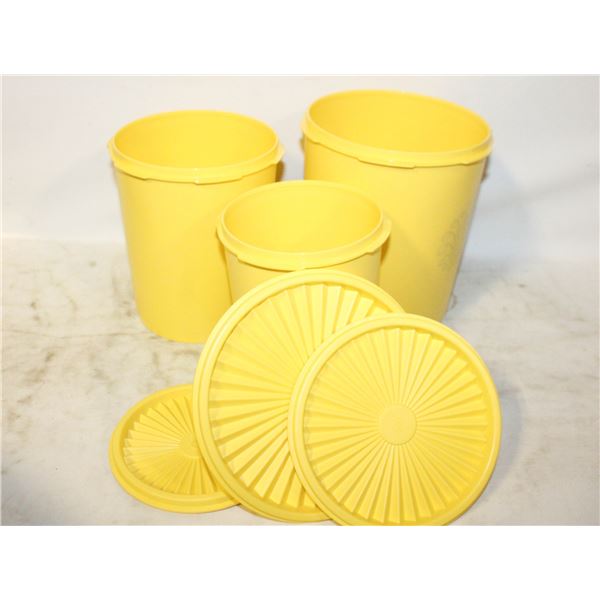 VINTAGE TUPPERWARE NESTING CANISTER SET- MINT