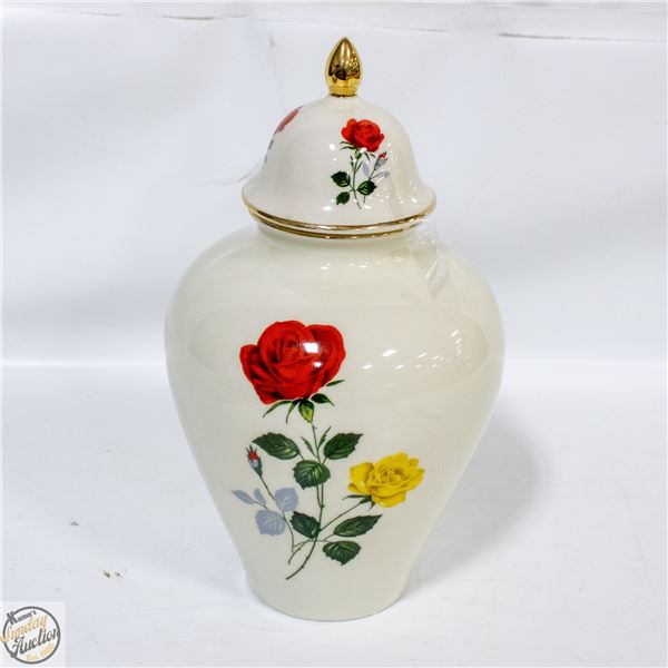 VINTAGE BAVARIAN PORCELAIN URN