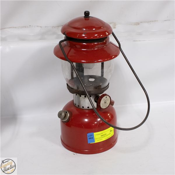 VINTAGE COLEMAN LANTERN MODEL 200 RED