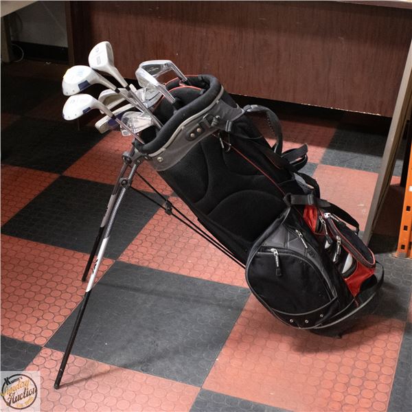 NORTHWESTERN GOLF CLUB SET W BAG