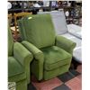 Image 1 : PROLOUNGER VELVET PUSH BACK RECLINER CHAIR GREEN