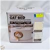 Image 1 : SOUTH PAW MULTIFUNCTIONAL CAT BED & SCRATCHING