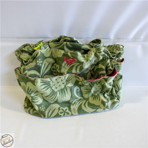 LADIES ROXY PURSE/WEEKENDER STYLE BAG