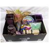 Image 1 : BOX FULL OF HOUSEHOLD ITEMS INCL. FLORAL