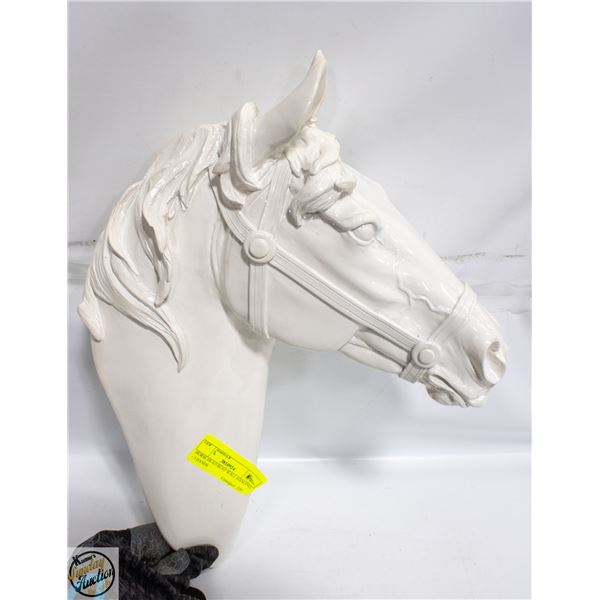 HORSE HEAD BUST WALL HANGING - 3 HANDS