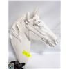 Image 1 : HORSE HEAD BUST WALL HANGING - 3 HANDS