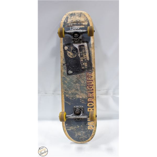 VINTAGE SKATEBOARD ADULT SIZE