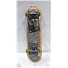 Image 1 : VINTAGE SKATEBOARD ADULT SIZE