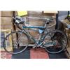 Image 1 : VINTAGE APPOLO 10 SPEED 28" ROAD BIKE