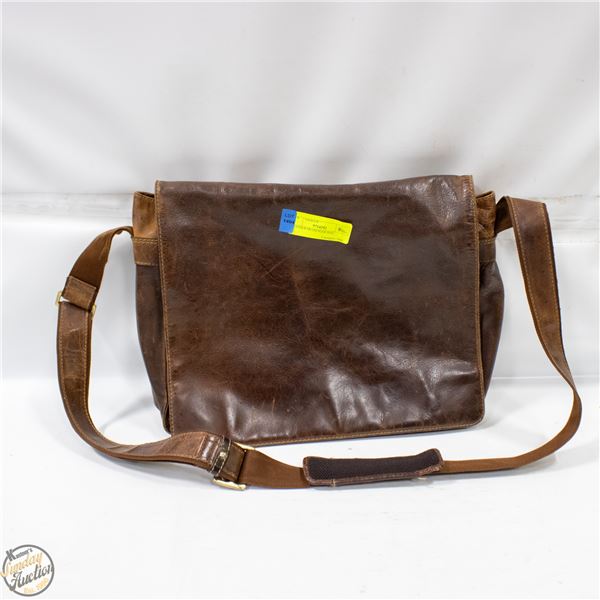 LEATHER MESSENGER BAG