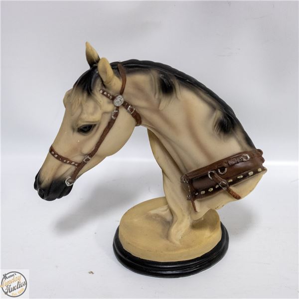 LIGHT BROWN HORSE FIGURINE IN GIFT BOX