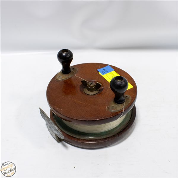 PEETZ VINTAGE FISHING REEL 5 INCH WOOD