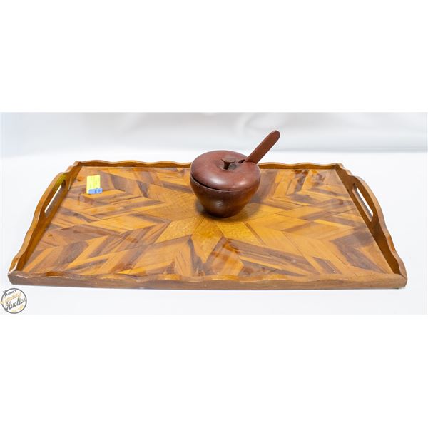 WOOD TRAY WITH WOOD BUTTER APPLE DISH