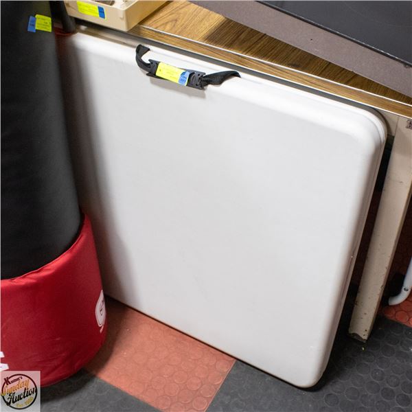 WHITE FOLDABLE TABLE 62" LONG
