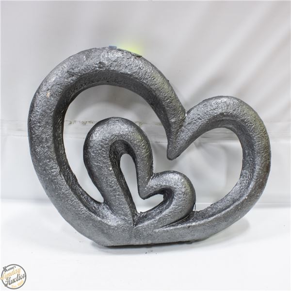 2 HEARTS ENTWINED RESIN GARDEN/PATIO DECOR 22"X18"