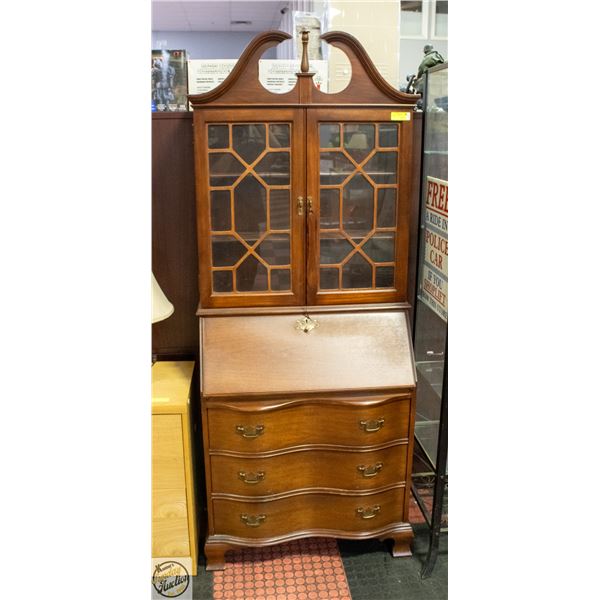 MAHOGANY CHIPPENDALE STYLE SECRETARY DESK FEAT