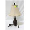 Image 1 : CONTEMPORARY 18" TABLE LAMP W/SHADE