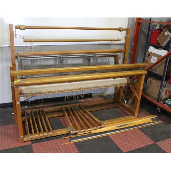 WOODEN LOOM MAPLE - NEEDS ASSEMBLY FINISHED