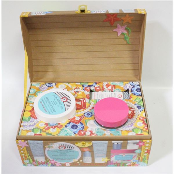FAB BEAUTY HIDDEN TREASURES SET LTD EDITION NEW