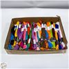 Image 1 : FLAT OF EMBROIDERY FLOSS SKEINS